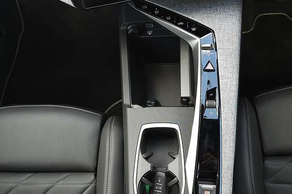 2025 Peugeot 3008 GT Premium Hybrid P64