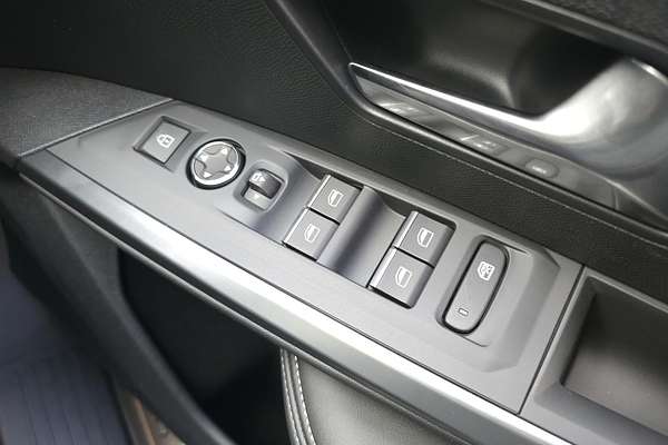 2025 Peugeot 3008 GT Premium Hybrid P64