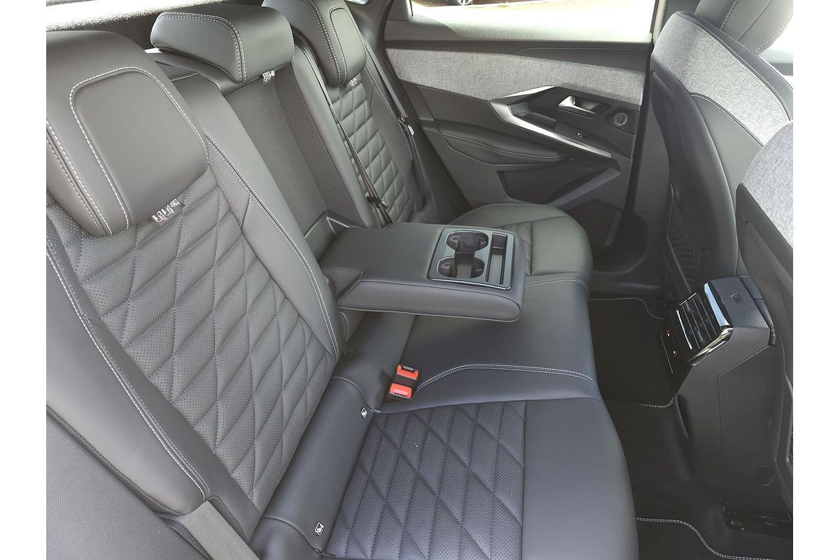 2025 Peugeot 3008 GT Premium Hybrid P64