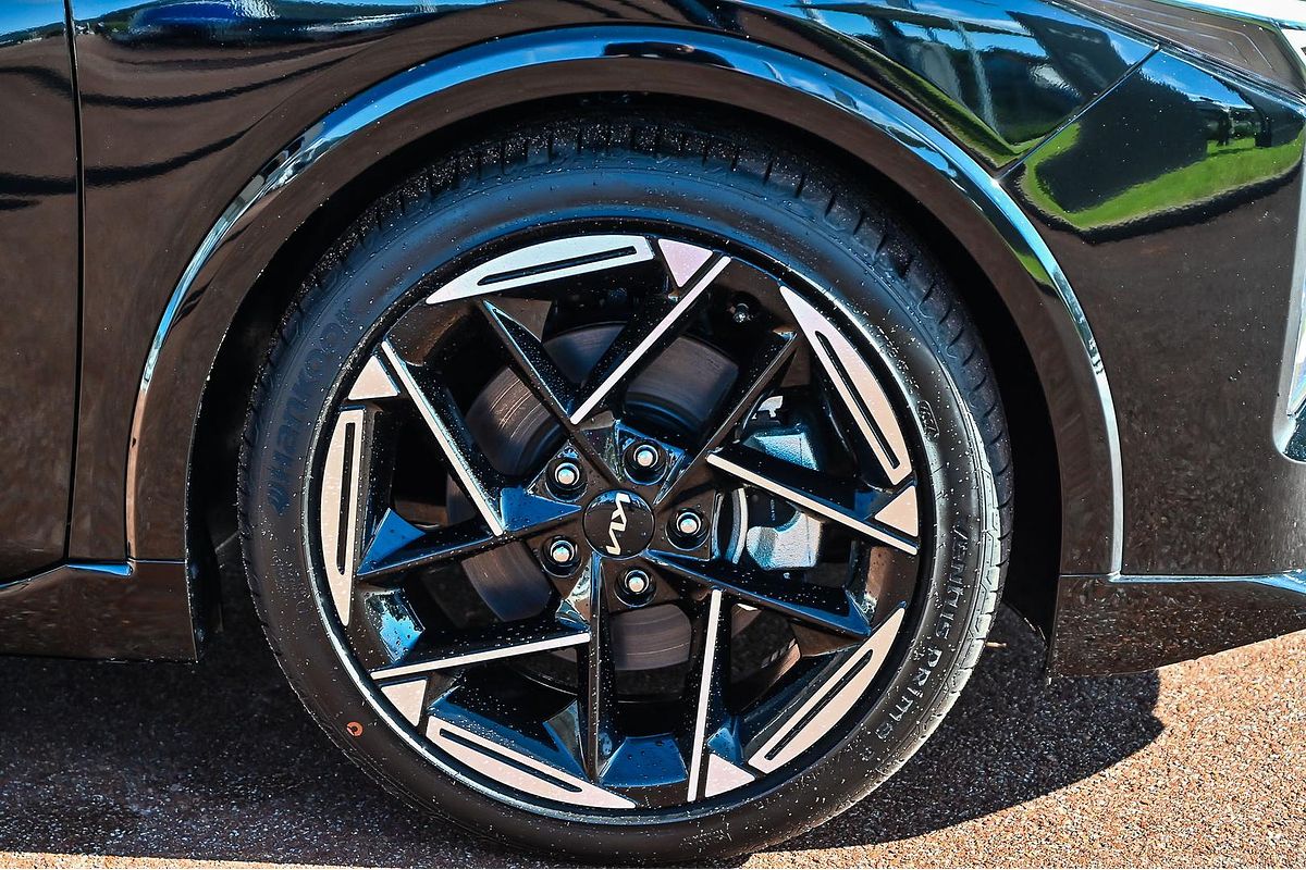 2024 Kia K4 GT-Line CL4m