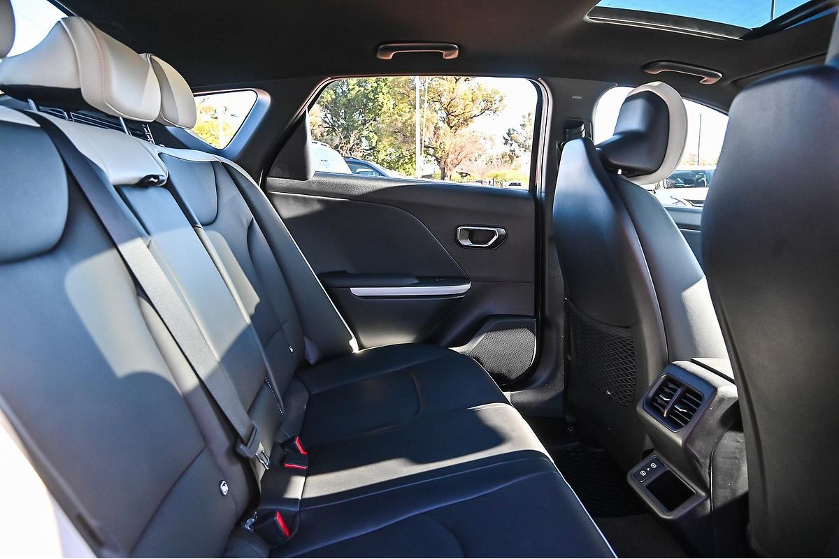 2024 Kia K4 GT-Line CL4m