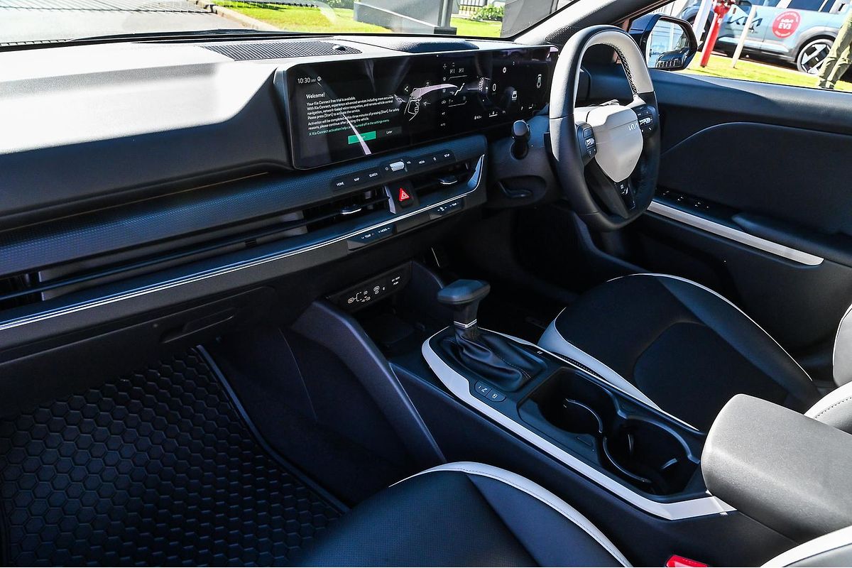 2024 Kia K4 GT-Line CL4m