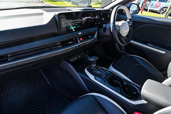 2024 Kia K4 GT-Line CL4m