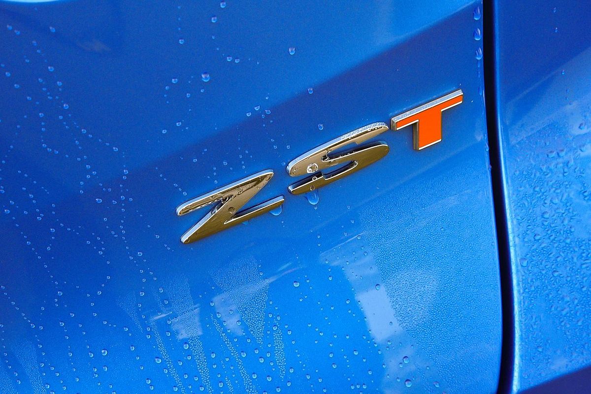 2023 MG ZST Essence