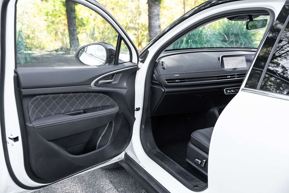 2023 GWM Ora Standard Range ES11