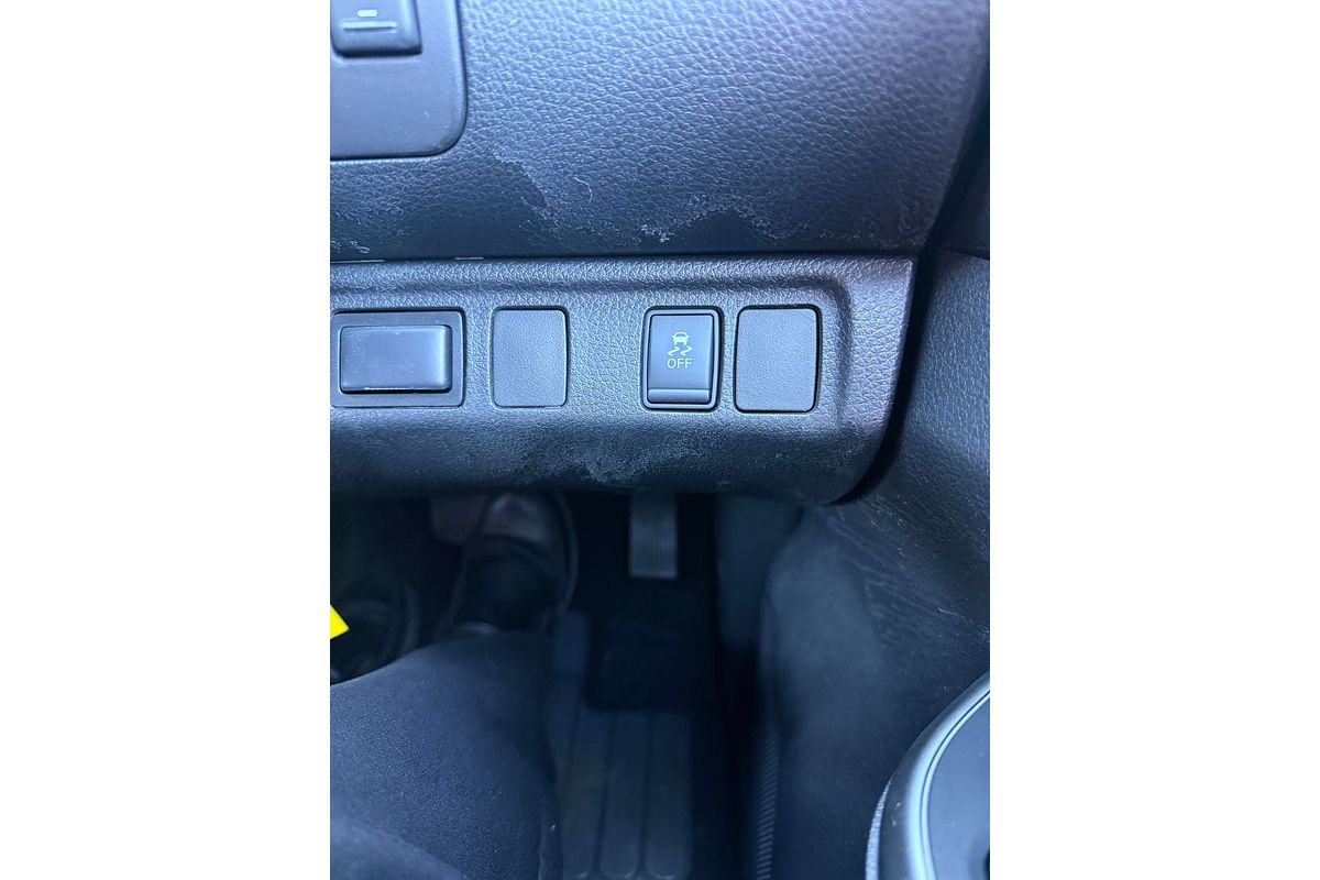 2021 Nissan Navara SL D23 Rear Wheel Drive