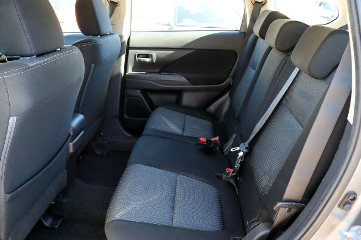 2018 Mitsubishi Outlander ES ZL