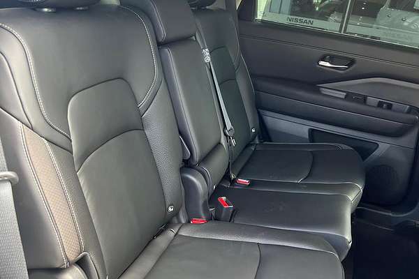 2024 Nissan Pathfinder Ti R53