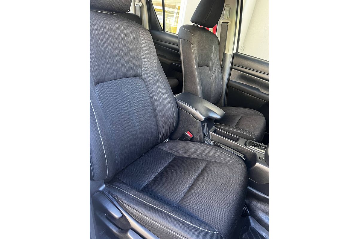 2021 Toyota Hilux SR GUN126R