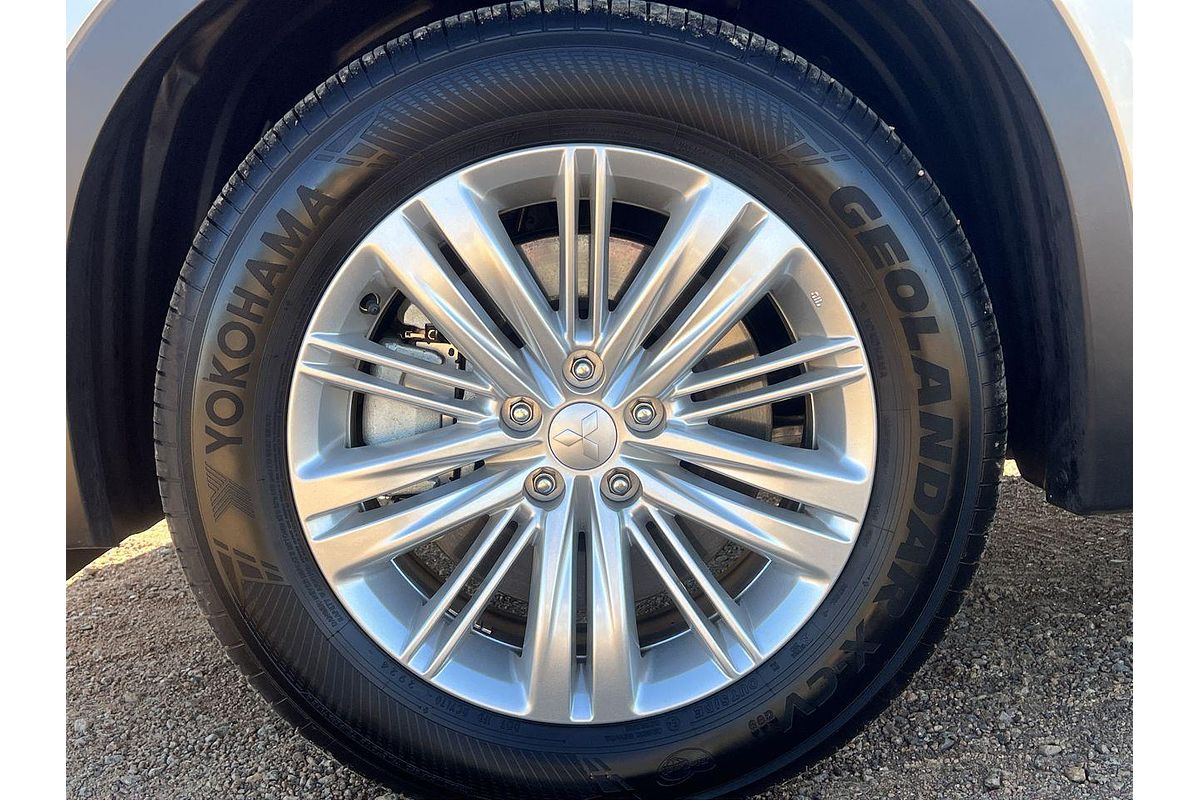 2024 Mitsubishi Outlander LS ZM