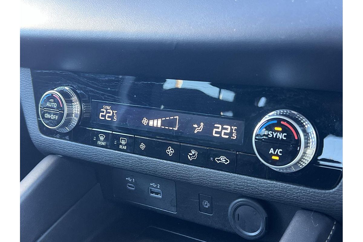 2024 Mitsubishi Outlander LS ZM