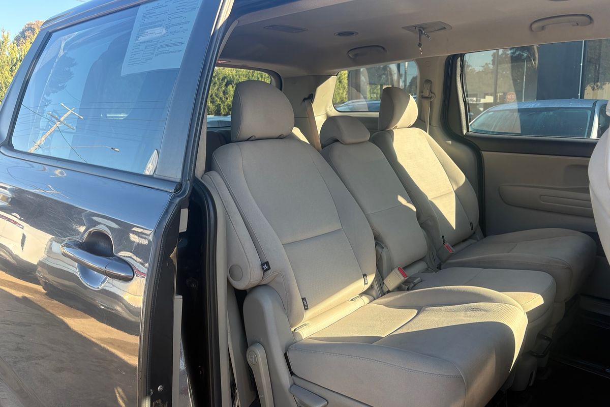 2016 Kia Carnival S YP