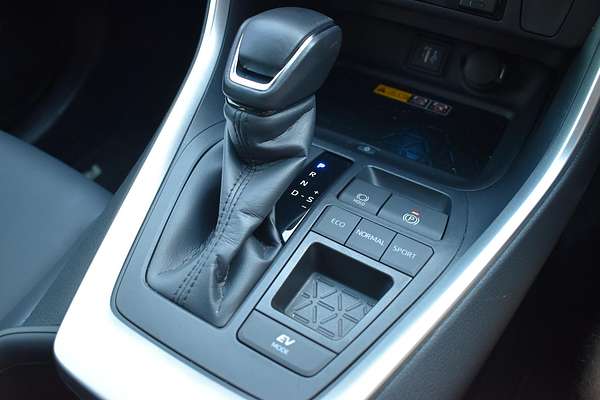 2024 Toyota RAV4 XSE AXAH52R