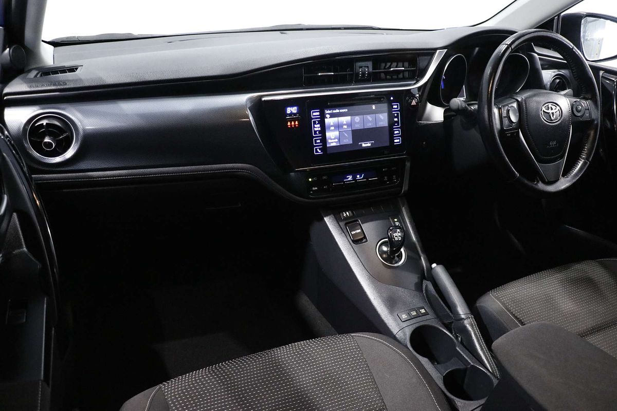 2016 Toyota Corolla Hybrid ZWE186R