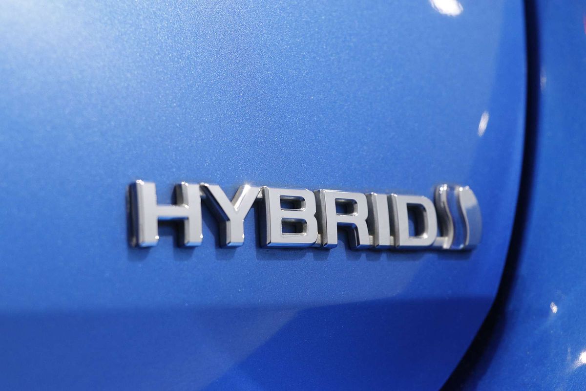 2016 Toyota Corolla Hybrid ZWE186R
