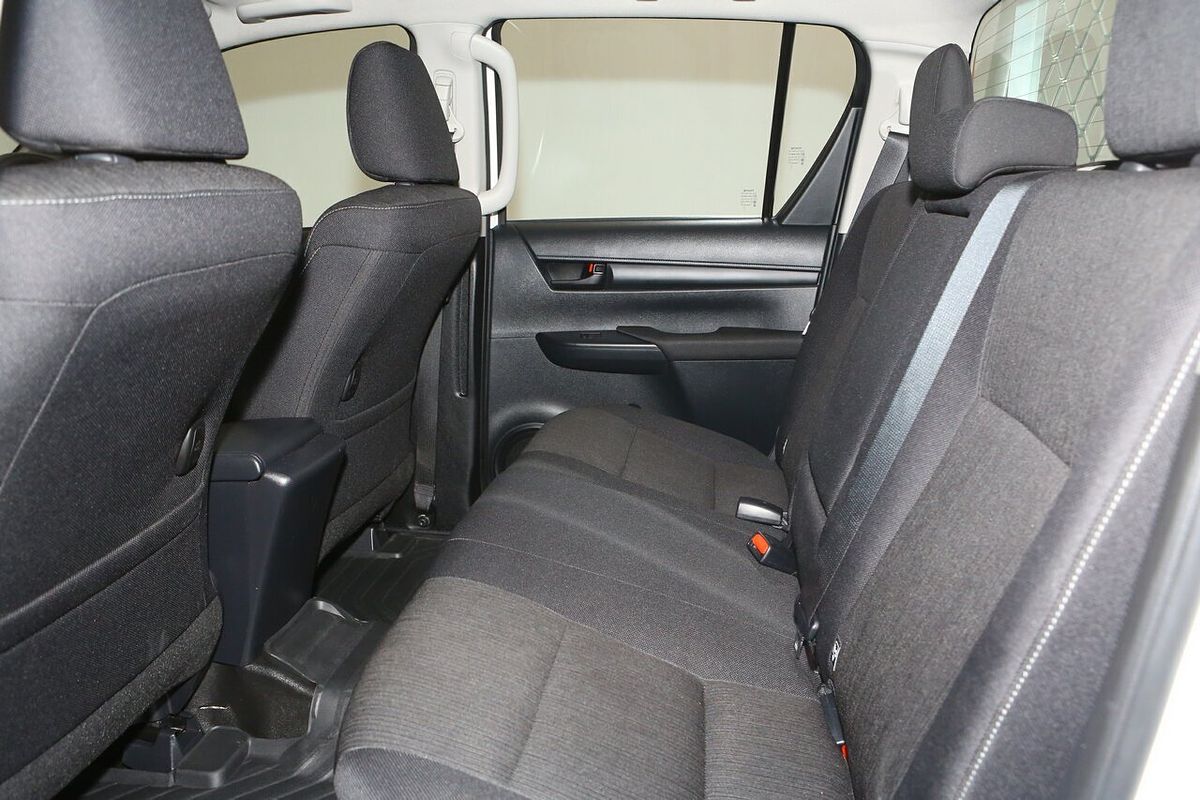 2024 Toyota Hilux SR GUN126R 4X4