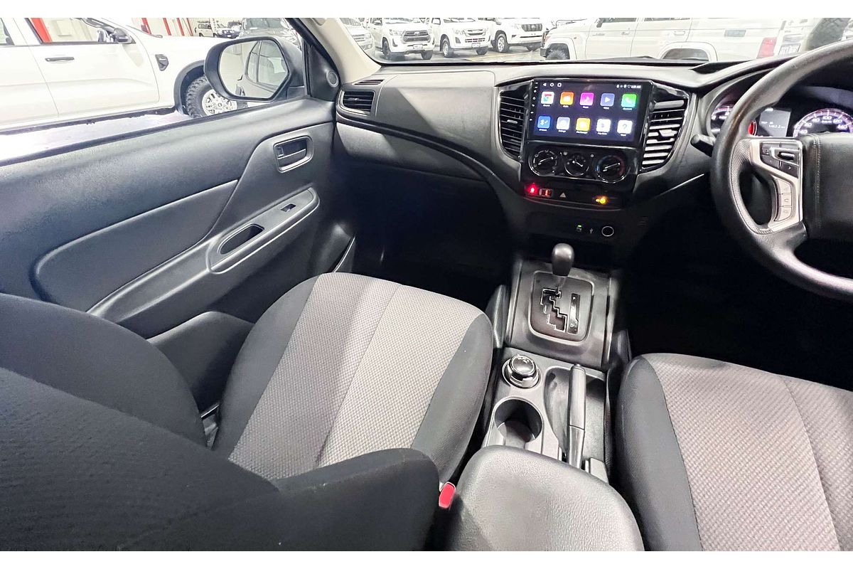 2022 Mitsubishi Triton GLX MR 4X4