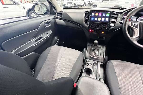 2022 Mitsubishi Triton GLX MR 4X4