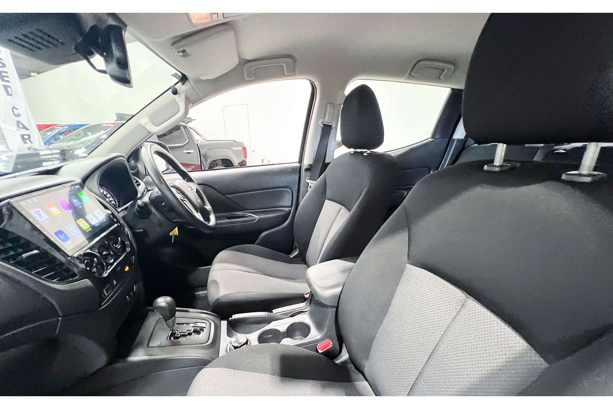 2022 Mitsubishi Triton GLX MR 4X4