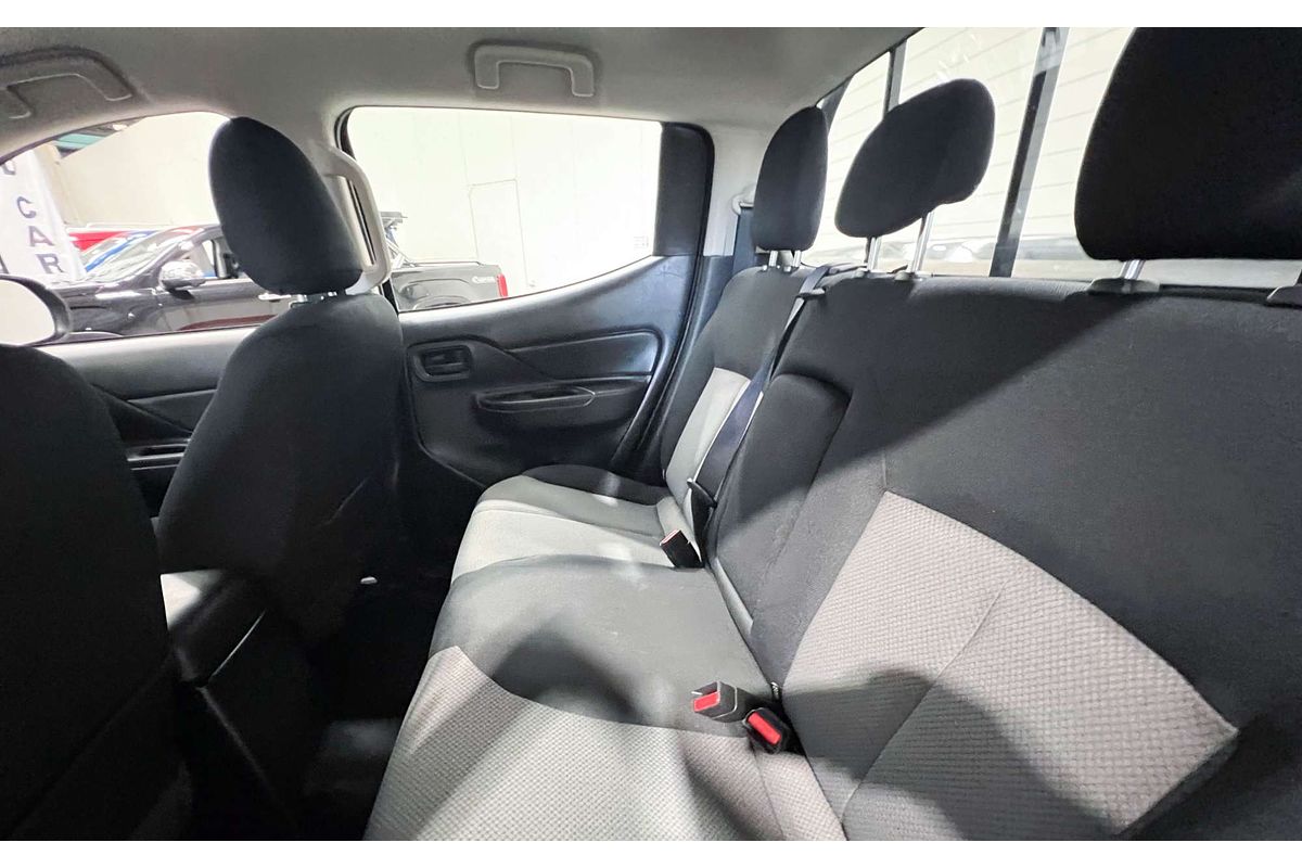 2022 Mitsubishi Triton GLX MR 4X4