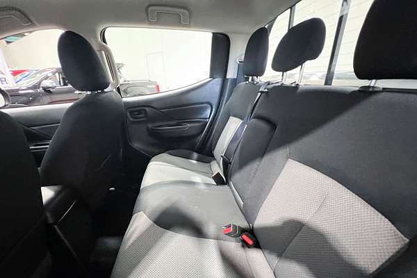 2022 Mitsubishi Triton GLX MR 4X4