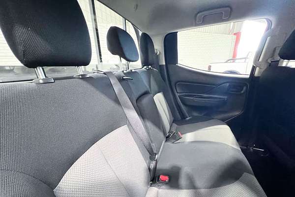 2022 Mitsubishi Triton GLX MR 4X4