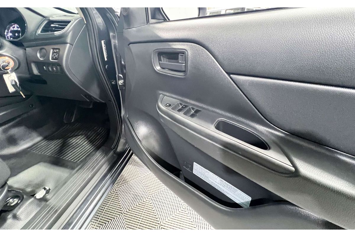 2022 Mitsubishi Triton GLX MR 4X4
