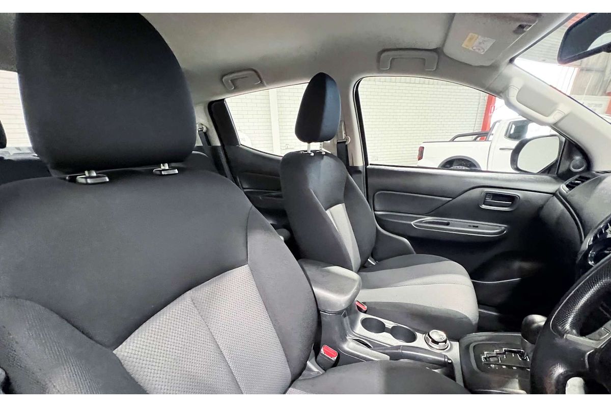 2022 Mitsubishi Triton GLX MR 4X4