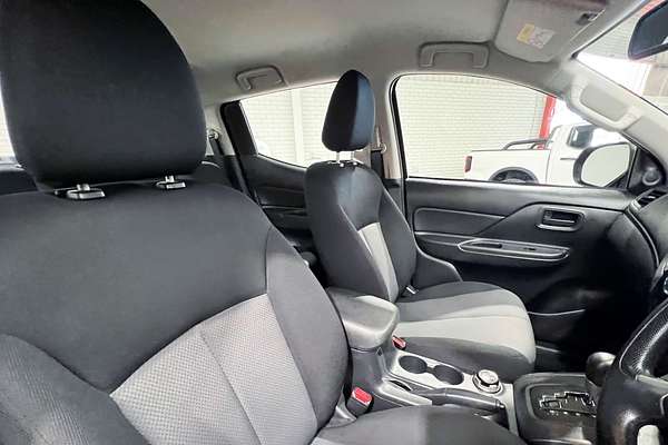 2022 Mitsubishi Triton GLX MR 4X4