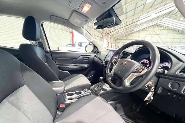 2022 Mitsubishi Triton GLX MR 4X4