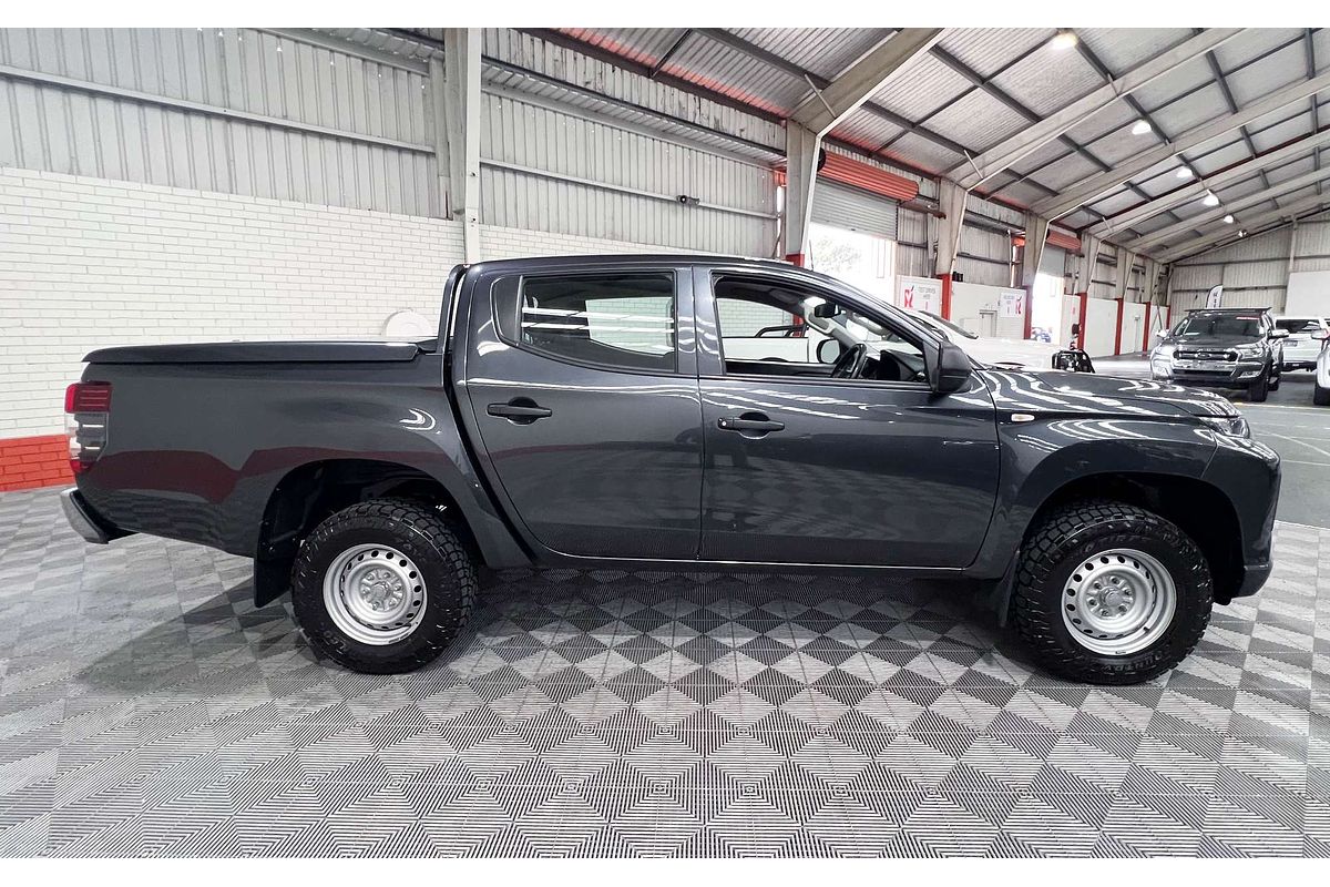 2022 Mitsubishi Triton GLX MR 4X4