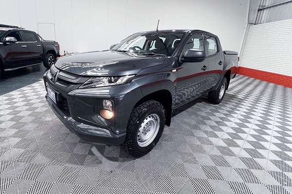 2022 Mitsubishi Triton GLX MR 4X4