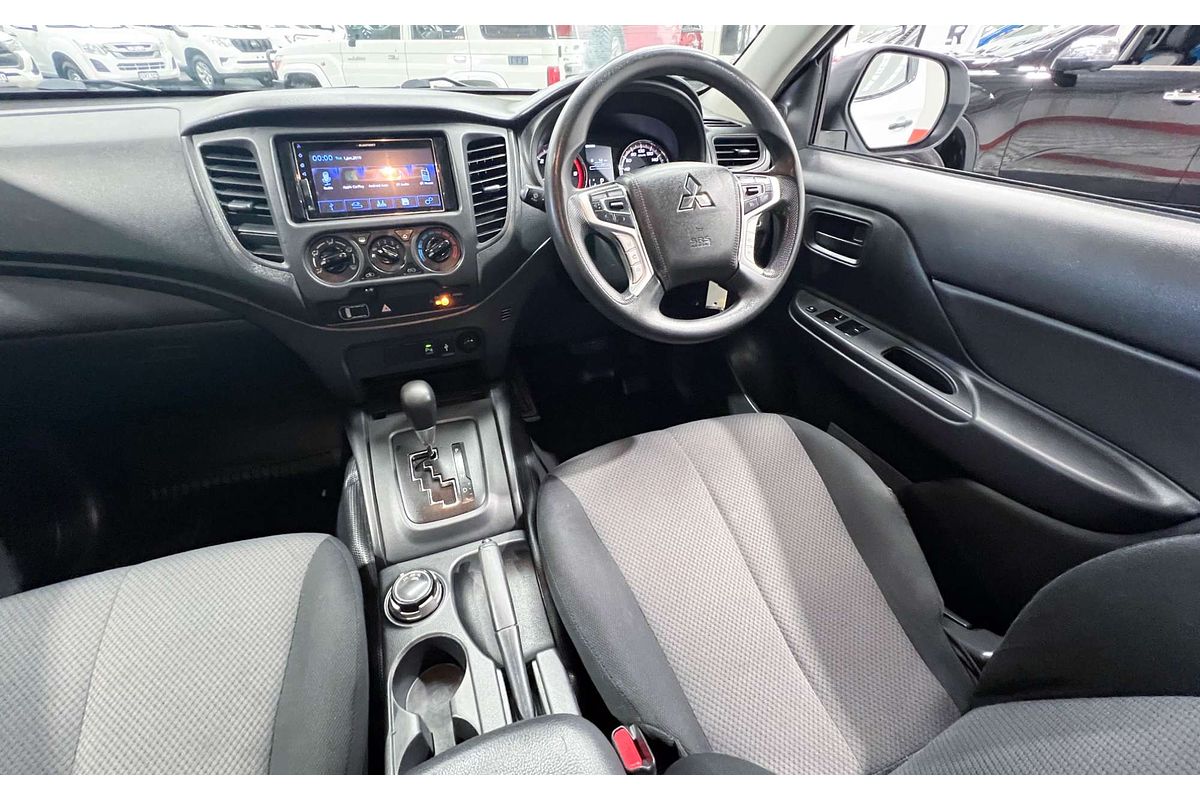 2022 Mitsubishi Triton GLX MR 4X4