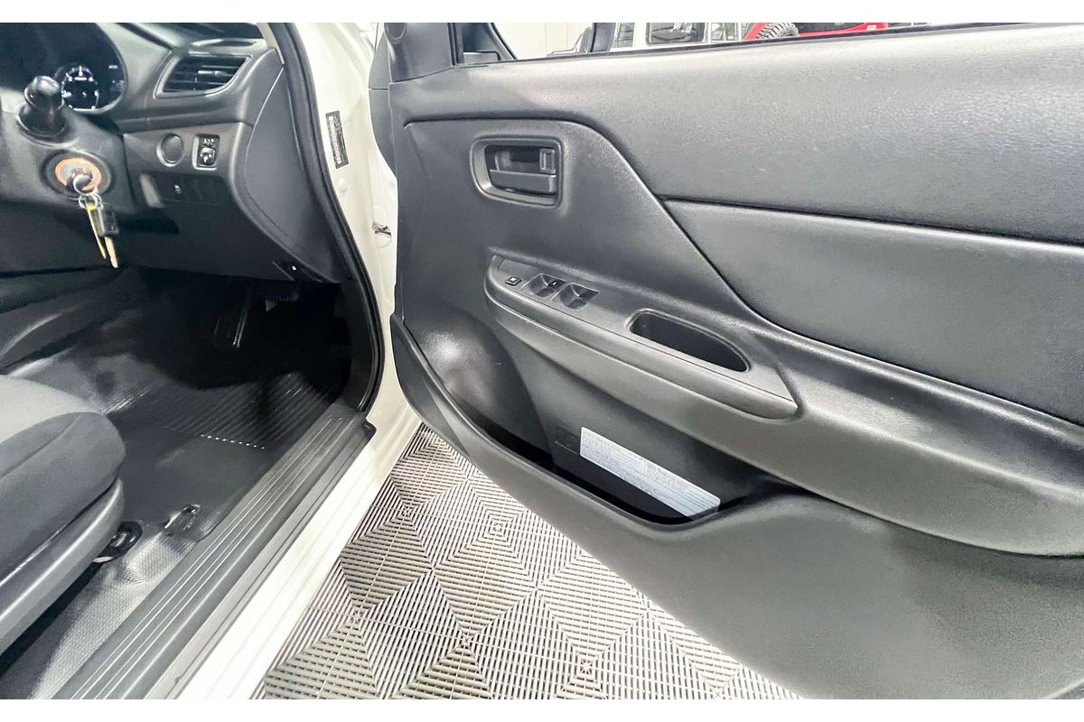 2022 Mitsubishi Triton GLX MR 4X4