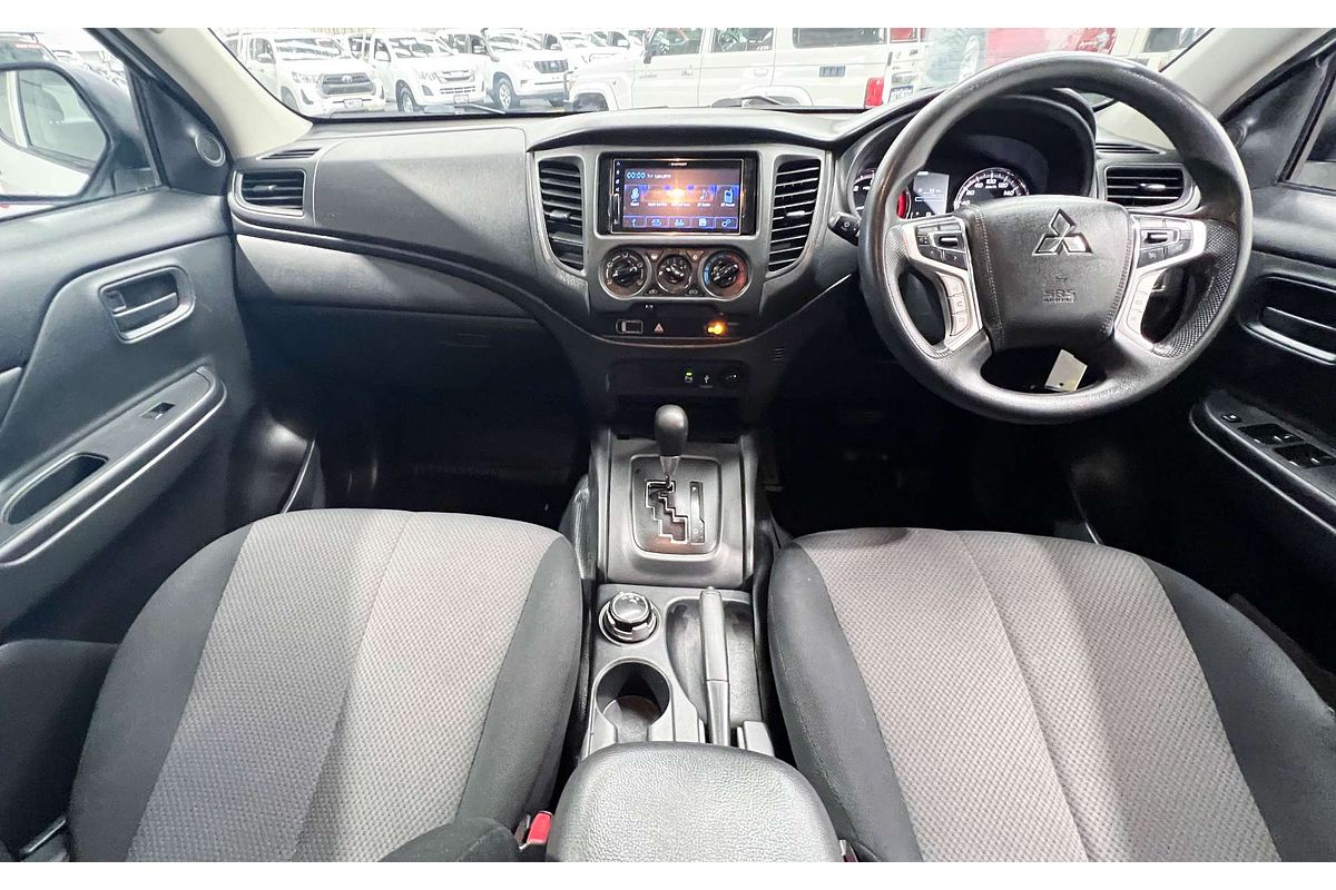 2022 Mitsubishi Triton GLX MR 4X4