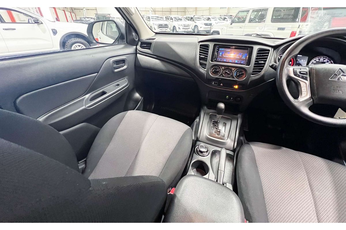 2022 Mitsubishi Triton GLX MR 4X4