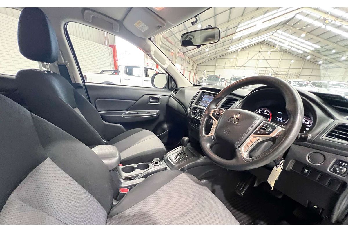 2022 Mitsubishi Triton GLX MR 4X4