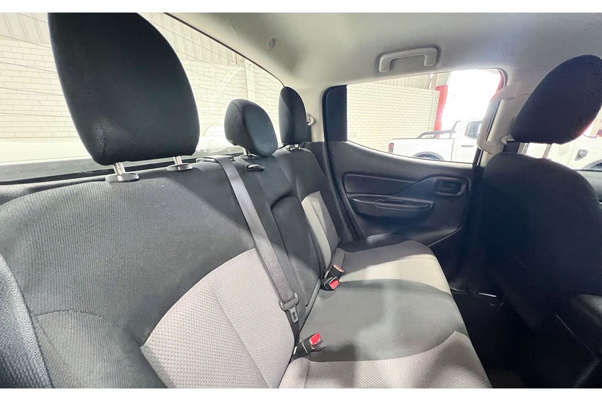 2022 Mitsubishi Triton GLX MR 4X4