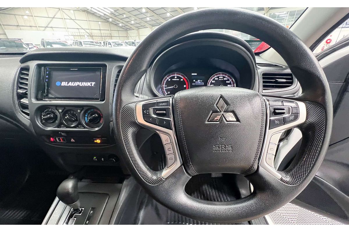 2022 Mitsubishi Triton GLX MR 4X4