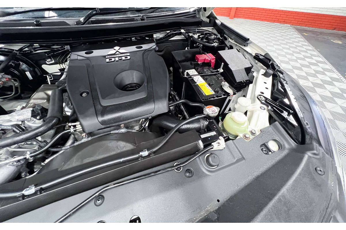 2022 Mitsubishi Triton GLX MR 4X4