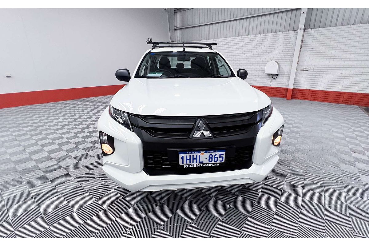 2022 Mitsubishi Triton GLX MR 4X4