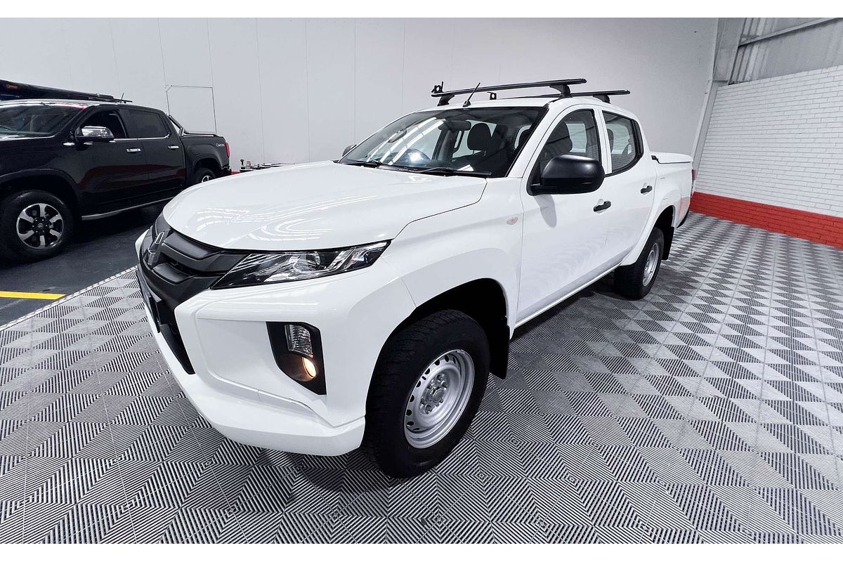 2022 Mitsubishi Triton GLX MR 4X4