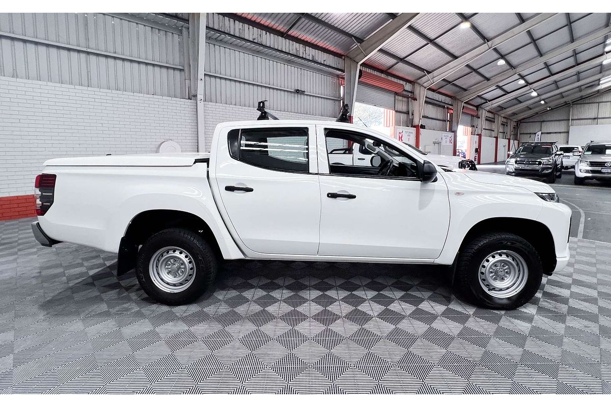 2022 Mitsubishi Triton GLX MR 4X4