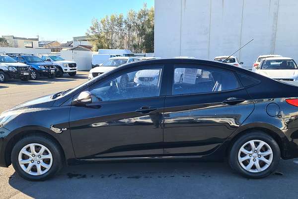 2013 Hyundai Accent Active RB