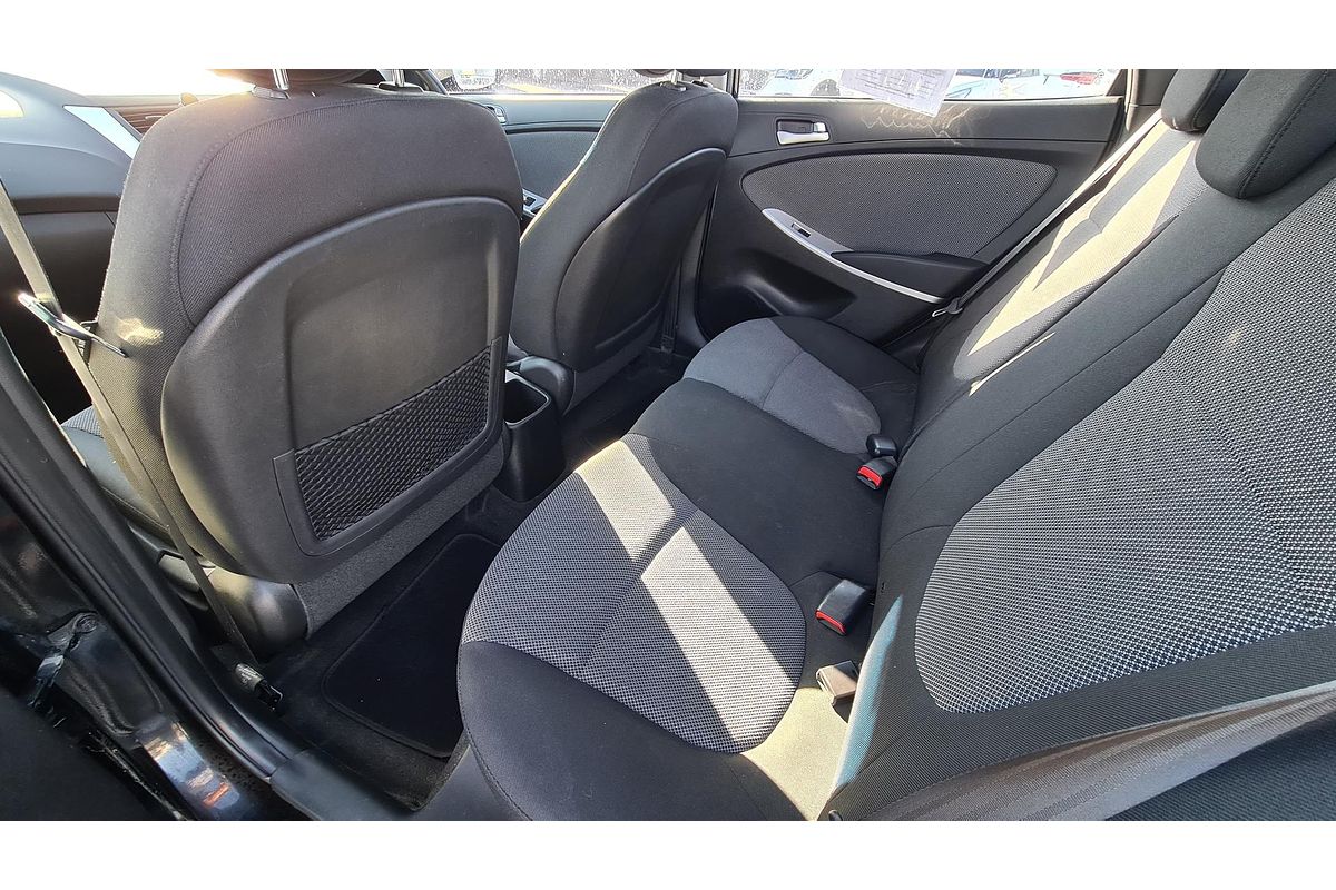 2013 Hyundai Accent Active RB