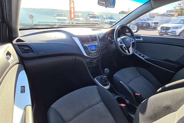 2013 Hyundai Accent Active RB
