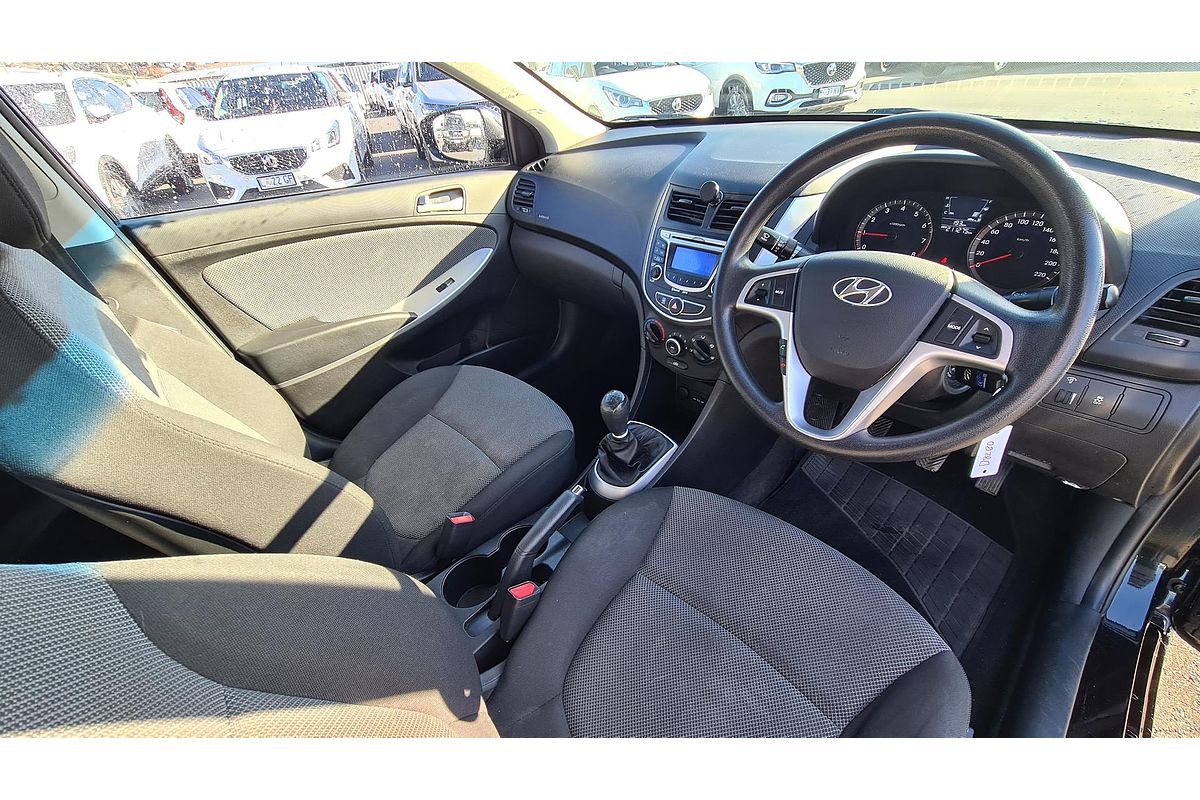 2013 Hyundai Accent Active RB