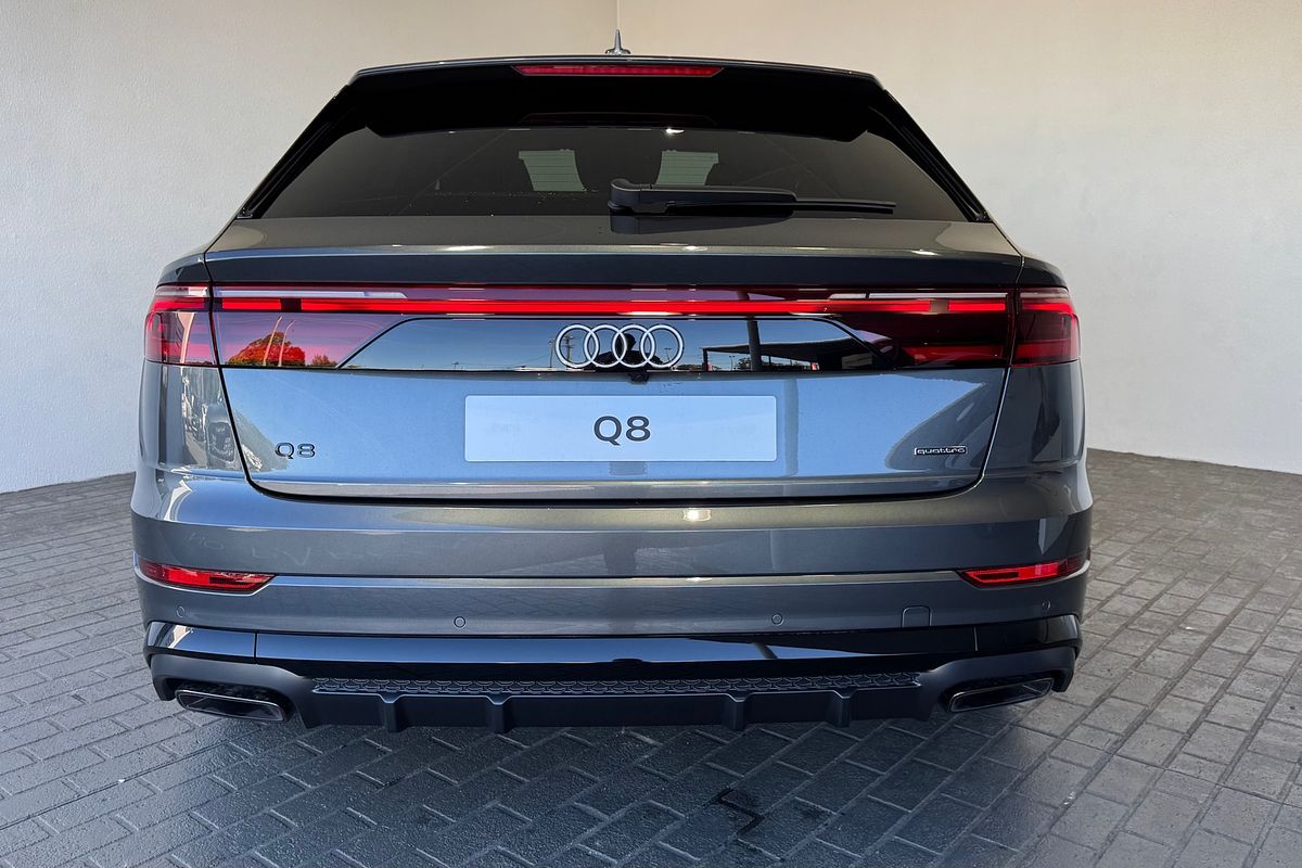 2025 Audi Q8 55 TFSI S line F1