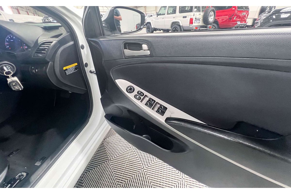 2015 Hyundai Accent Active RB3