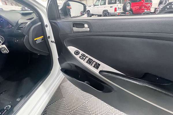 2015 Hyundai Accent Active RB3